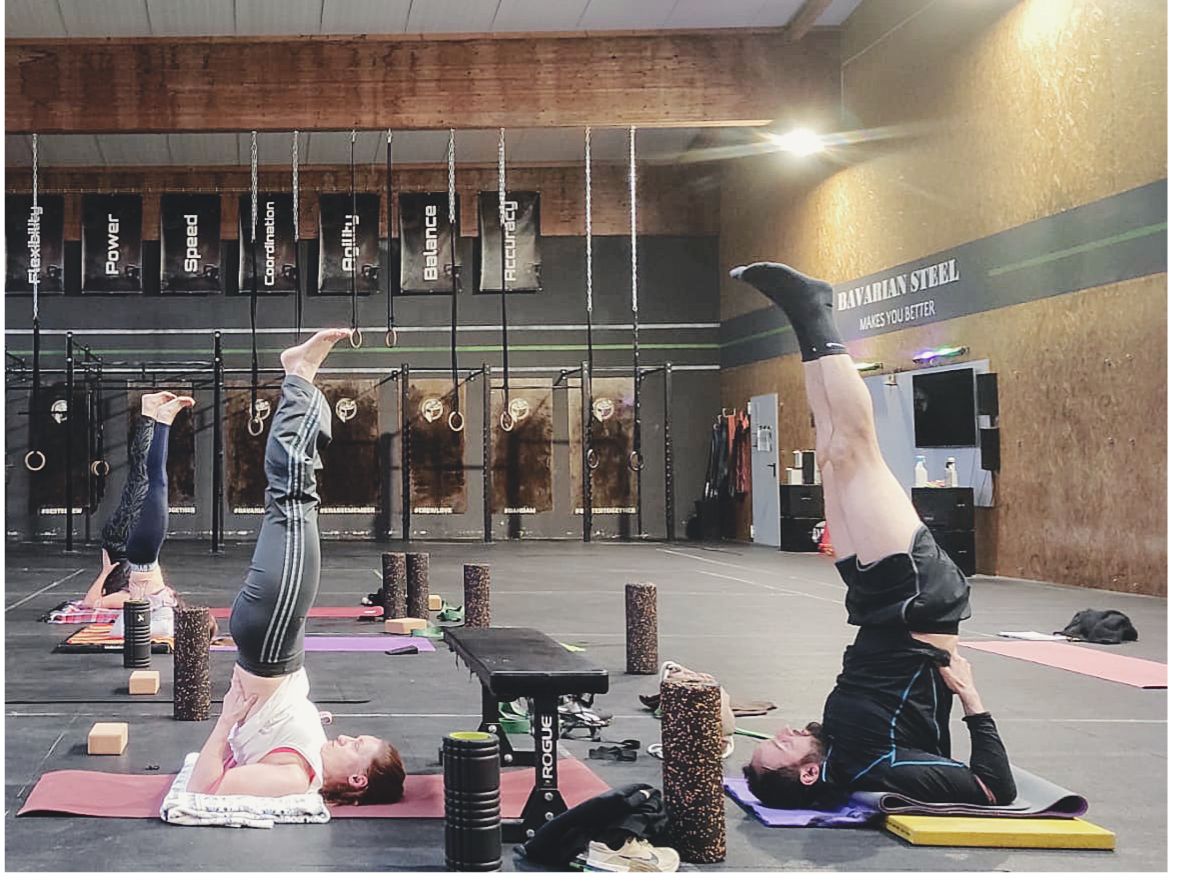 Yoga in der CrossFit Box Rosenheim