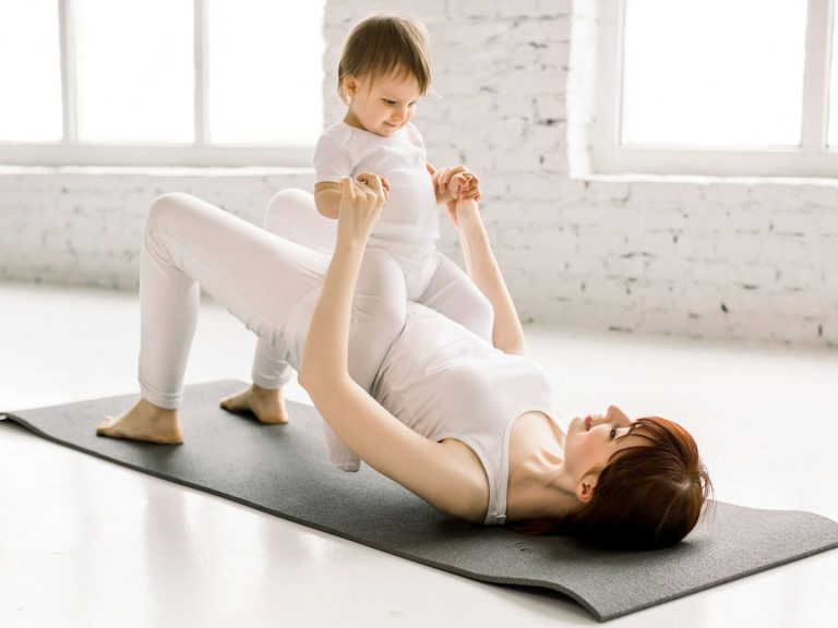 Yoga mit Baby – gemeinsam auf der Matte