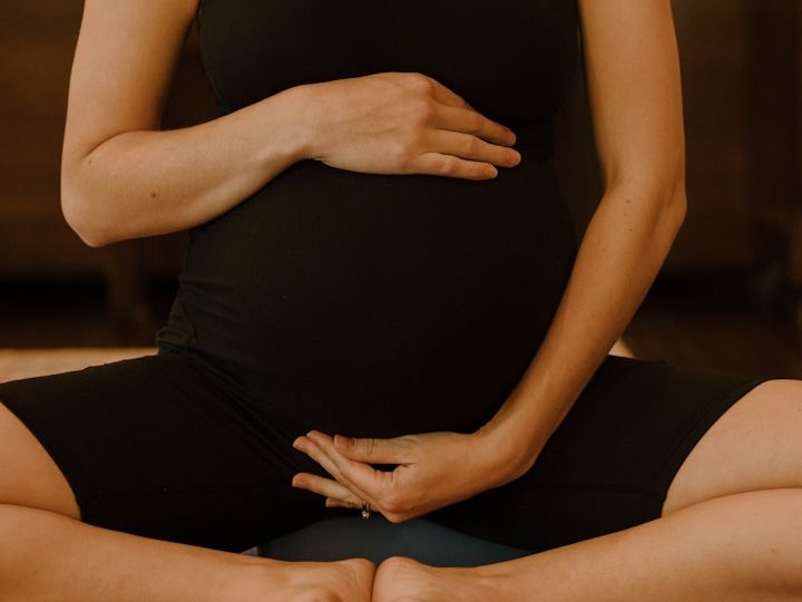 Entspannte Momente mit dem Baby im Bauch